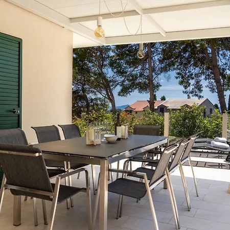 Villa Nina Sumartin