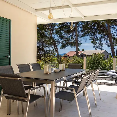 Villa Nina Sumartin